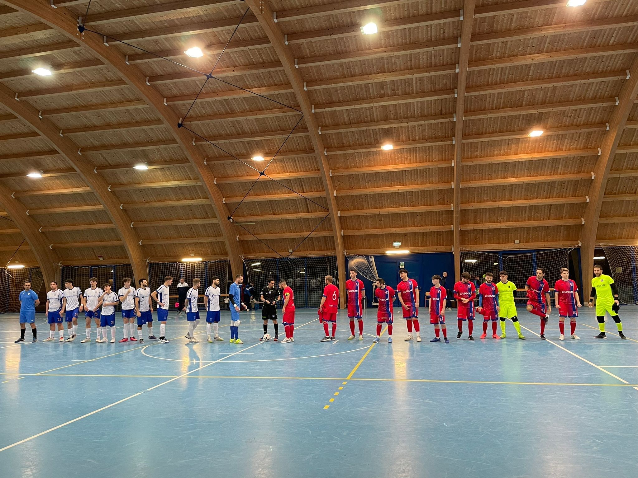 Calcio a 5 da cuori forti, recupera 4 gol e va ad un passo dal clamoroso ribaltone a Mirano. Alle fine però è 5 a 5 fra MM al Pozzo e United B.C.